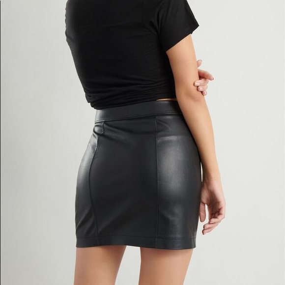 Garage Faux Leather Skirt - Picture 2 of 2